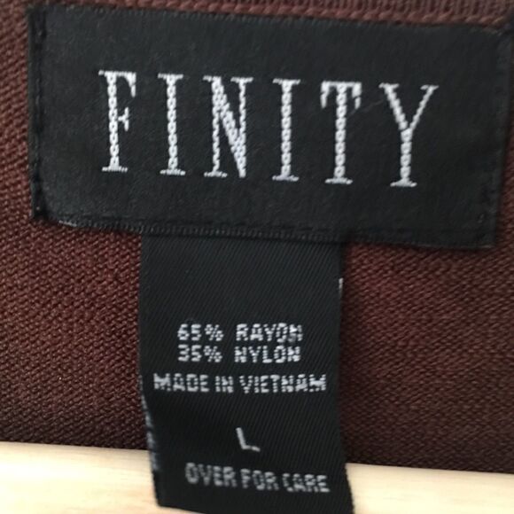 Finity Basic Top in Brown Size L - Picture 7 of 7